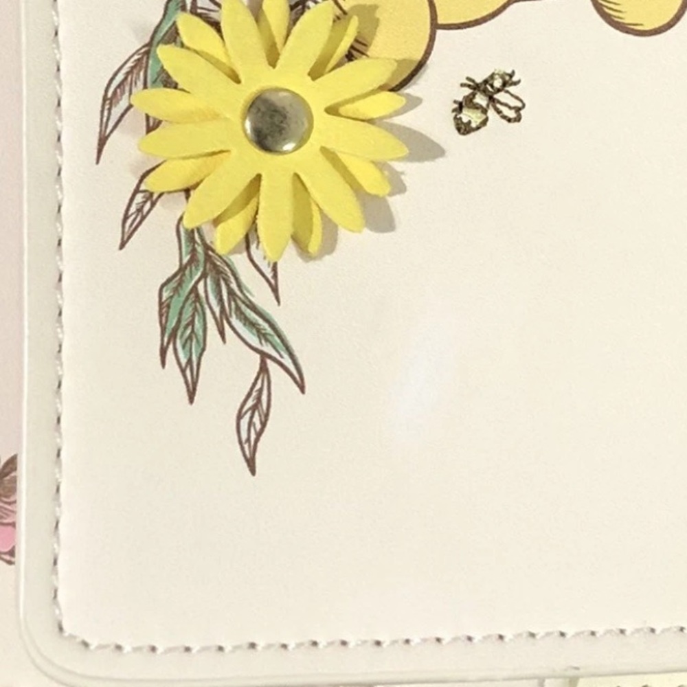 Loungefly Disney Winnie the Pooh Botanical Garden 3D Flower Small Yellow Wallet - Picture 8 of 8